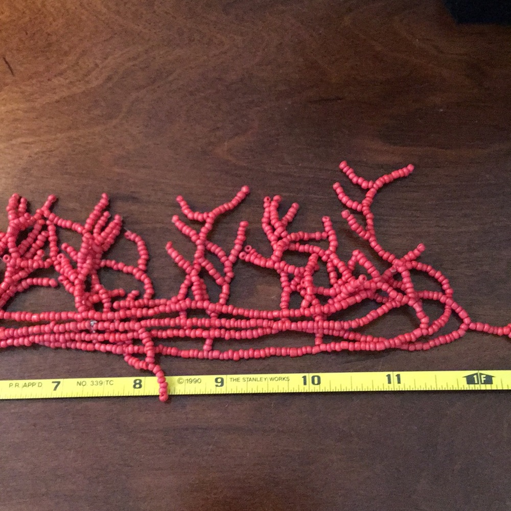 Coral beaded loop necklace - Picture 8 of 8